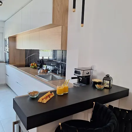 Amphora Apartment Vir