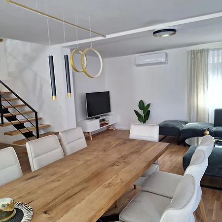 Amphora Apartment